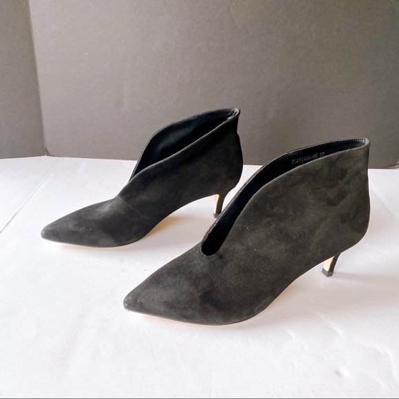 Azura Flaviada Plunge Vamp Bootie US7 ($120) - Picture 3 of 6